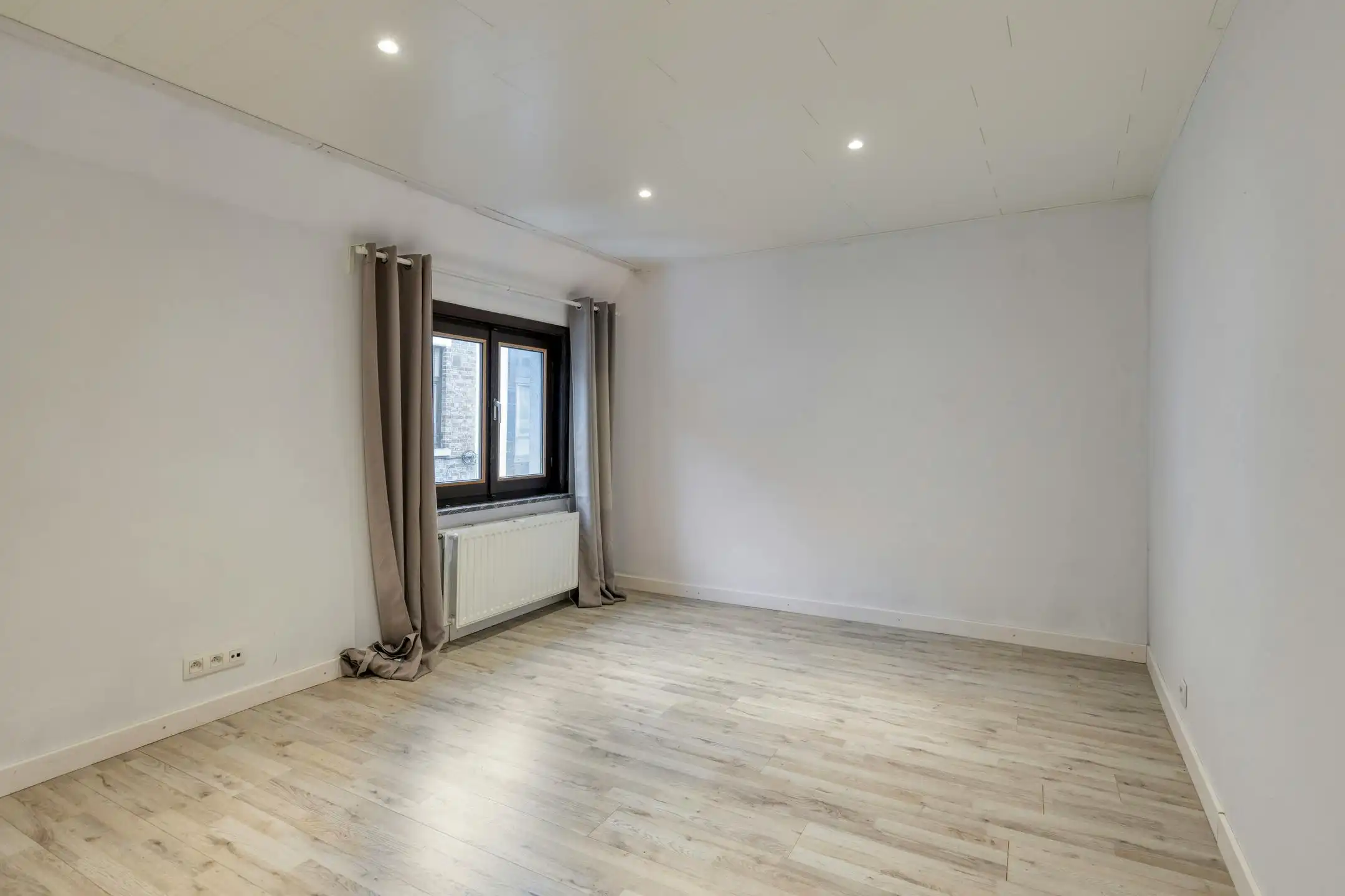 Charmante, instapklaar huis in de Kwekersstraat te Brugge. foto 8