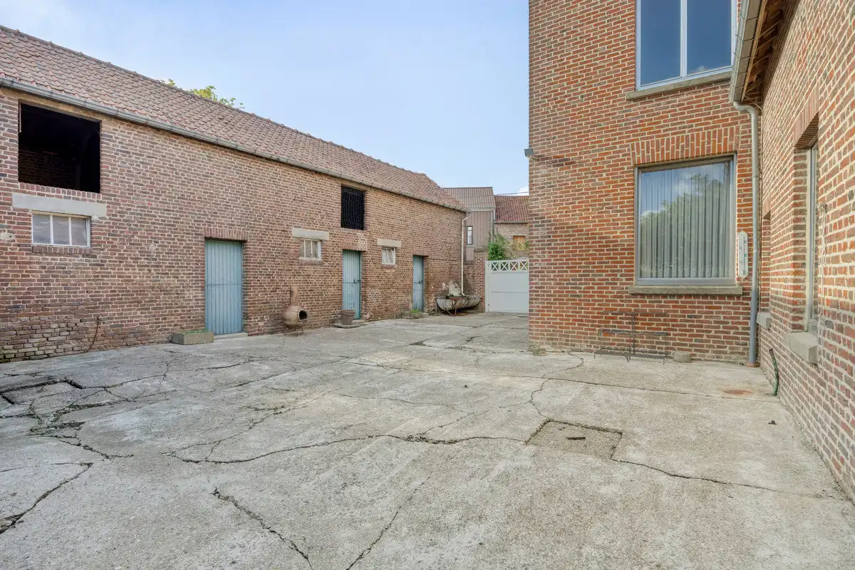 RUSTIG GELEGEN HOEVEWONING MET 3 SLK EN BIJHORENDE STALLINGEN OP 29A83CA TE RIEMST. foto 27