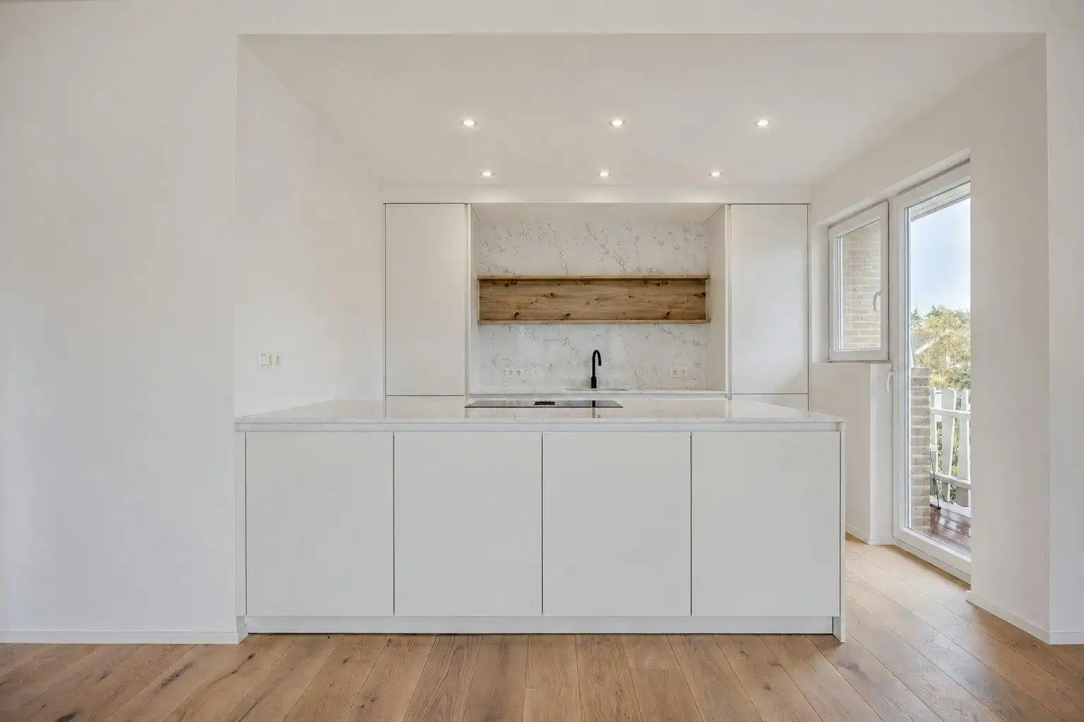 Gerenoveerd 3 slaapkamer appartement te koop in Zeebrugge foto 4