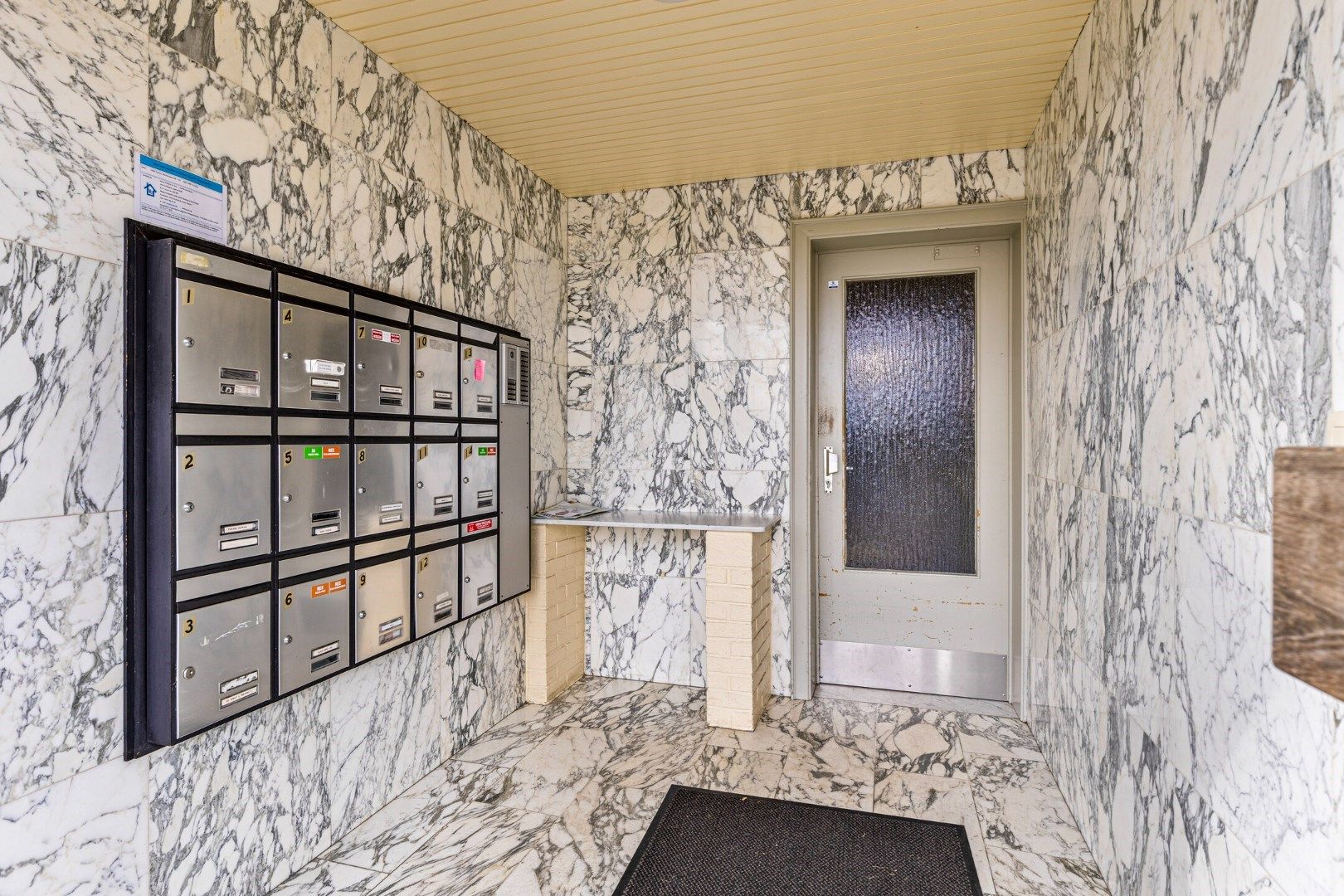 Gelijkvloers appartement met 2 slaapkamers en 2 terrassen foto 4