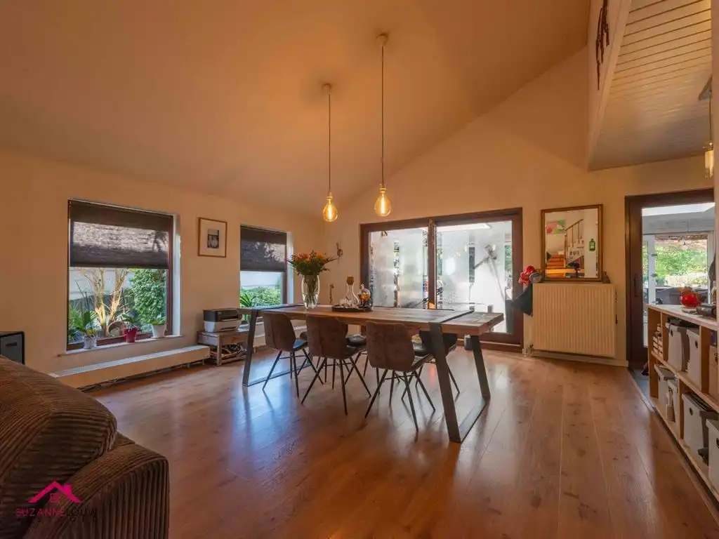 Vrijstaande woning op ruim perceel foto 14