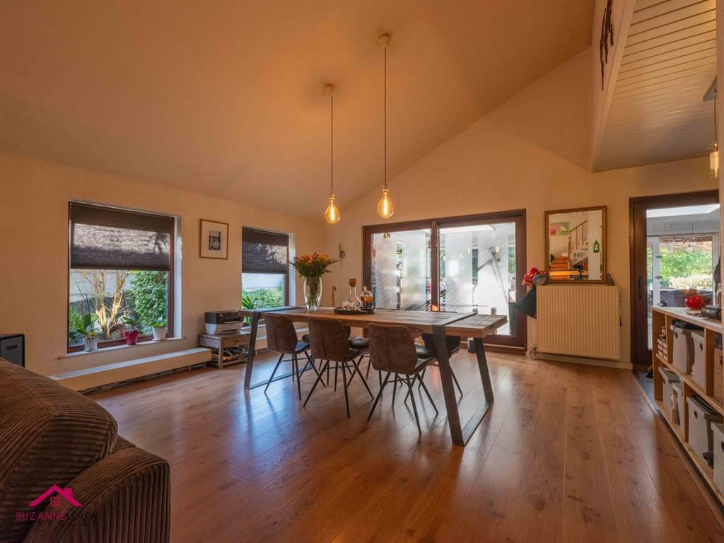 Vrijstaande woning op ruim perceel foto 14