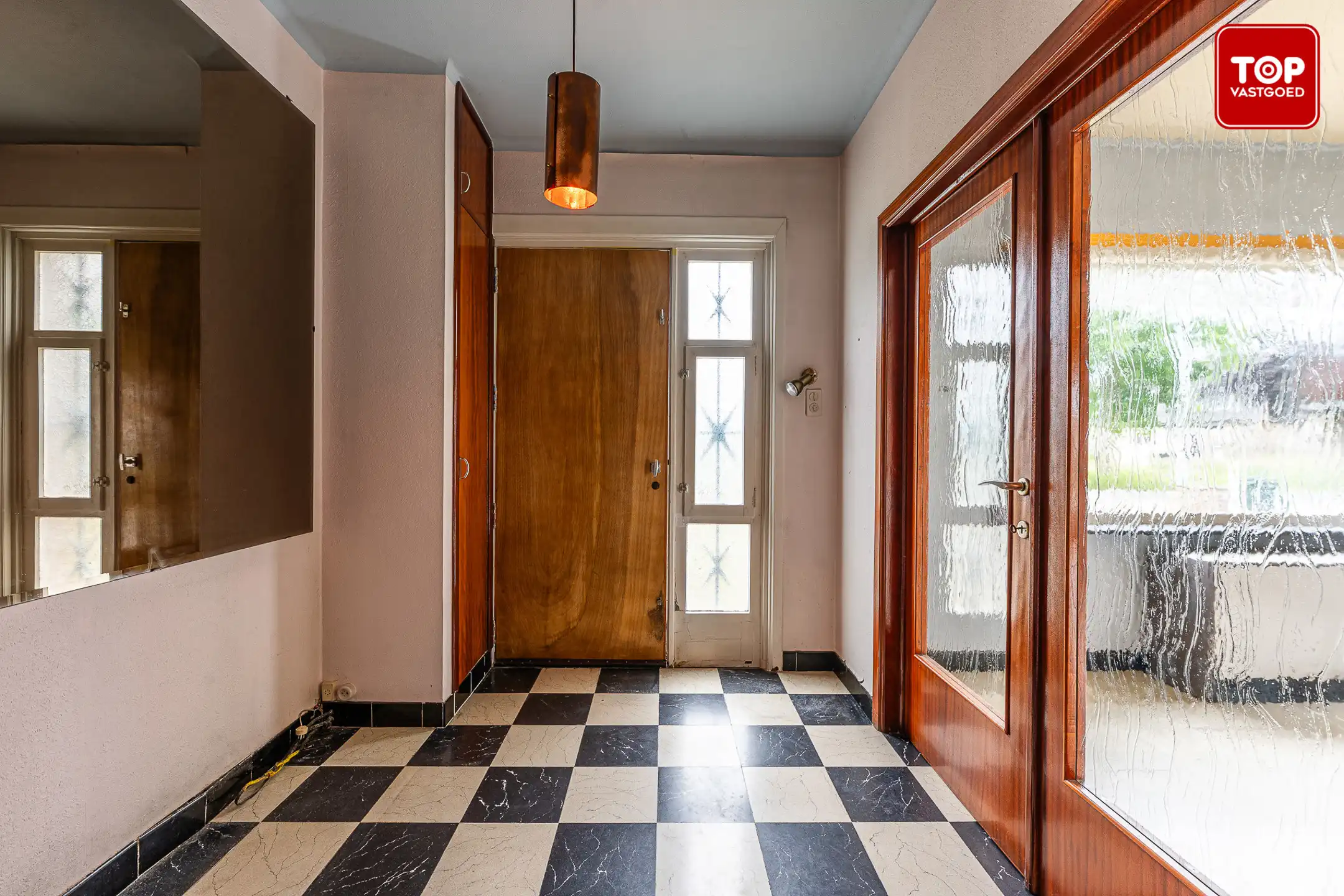 Halfopen bebouwing met 3 slaapkamers, zonnige tuin en garage  foto 3