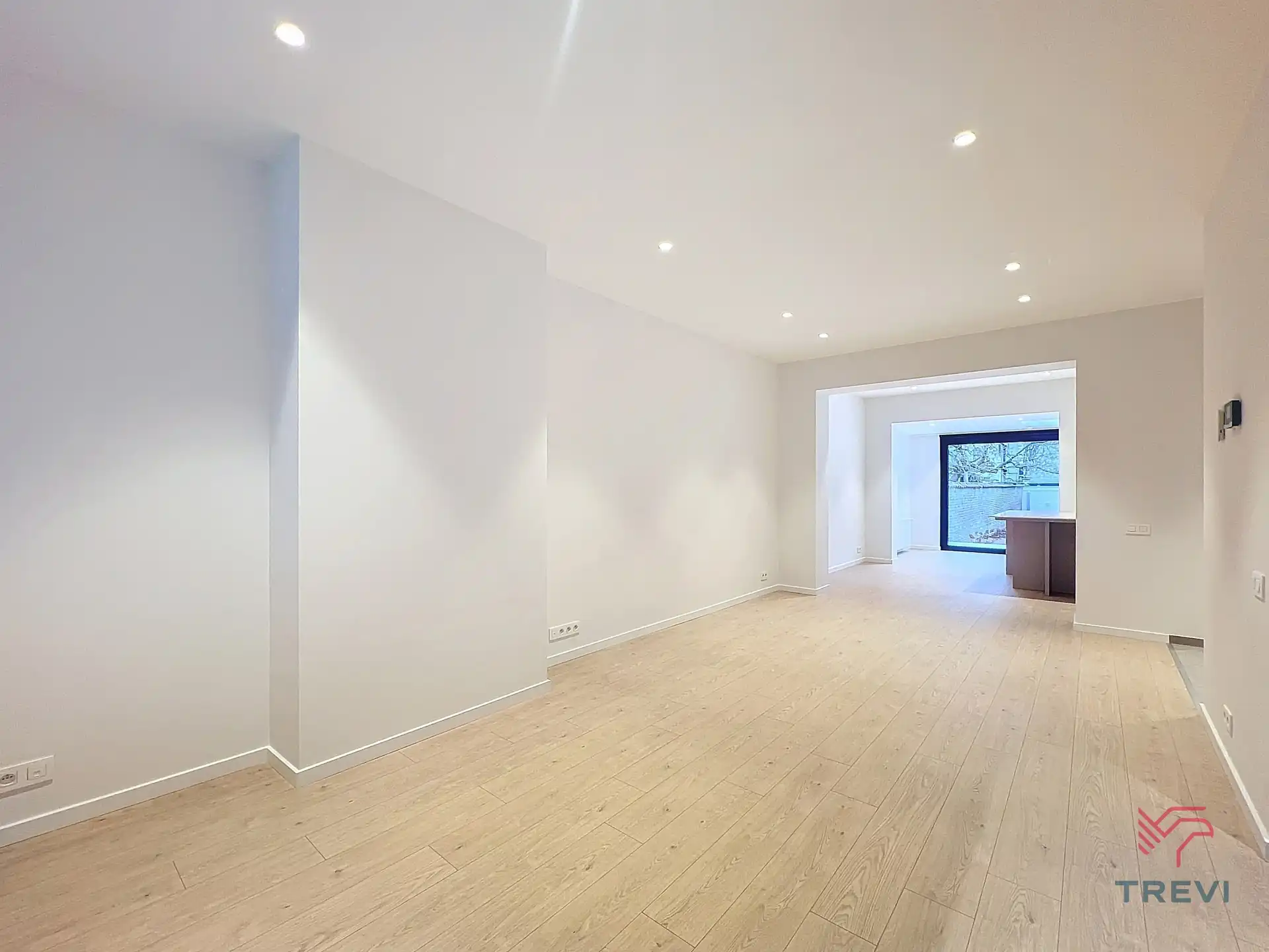 Schitterend huis met 5 slaapkamers en tuin  foto 2