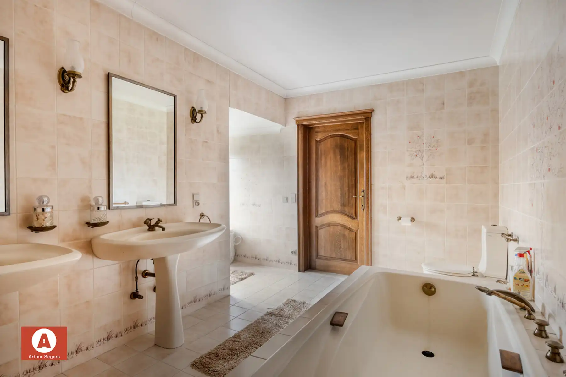 Uitzonderlijk ruime en rustig gelegen villa op 17a 32ca foto 17