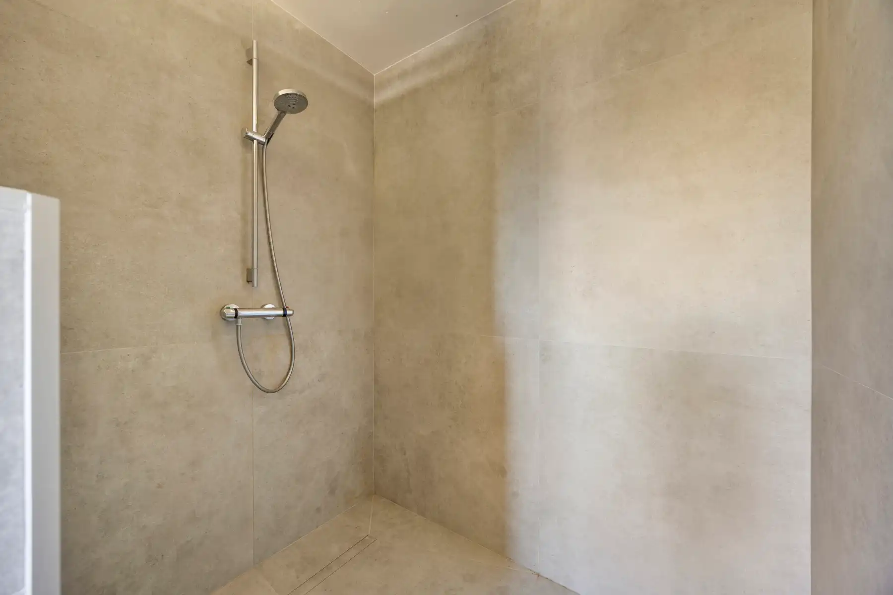 Ruime energiezuinige en instapklare villa in Wemmel foto 15