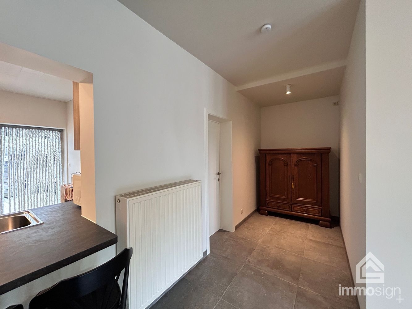 Volledig gerenoveerde gelijkvloerse éénslaapkamerwoning te Reppel! foto 8