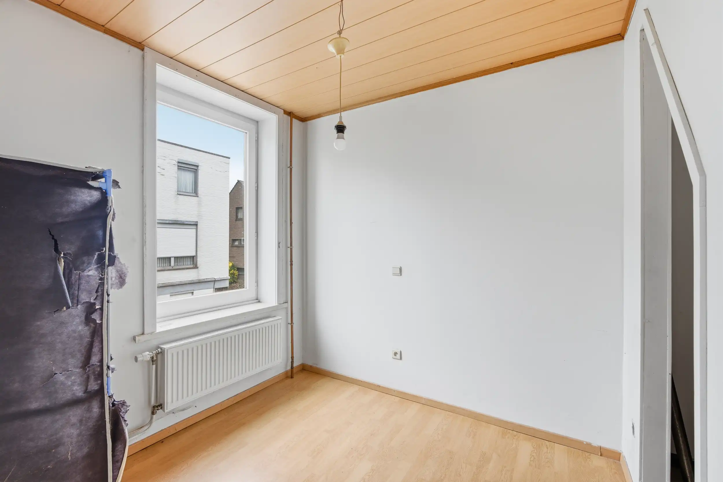 Te renoveren woning met 3 slaapkamers foto 7