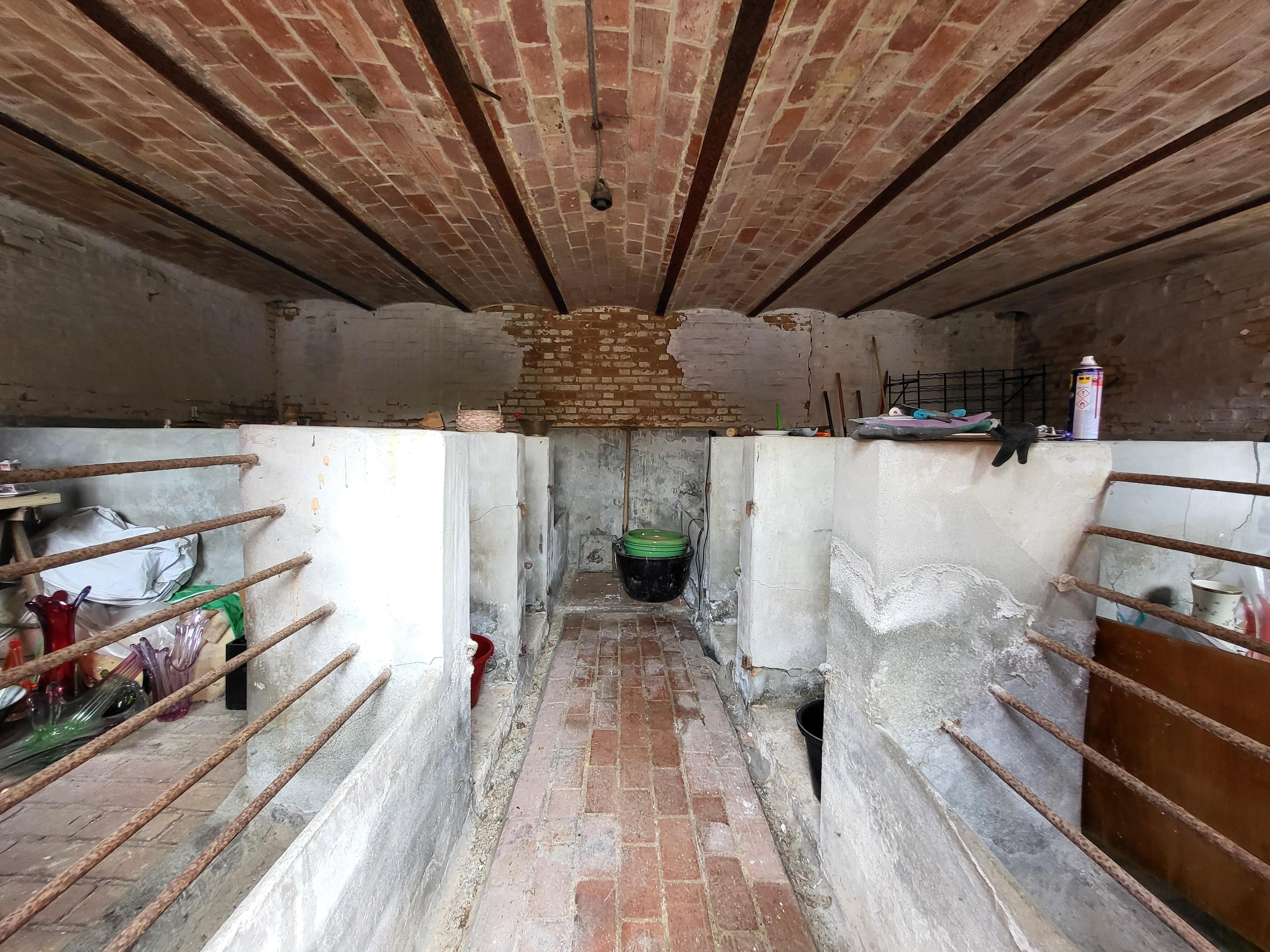 Prachtig burgerwoning/ hoeve op 1246m² met stallingen en aanpalend bouwgrond.  foto 28