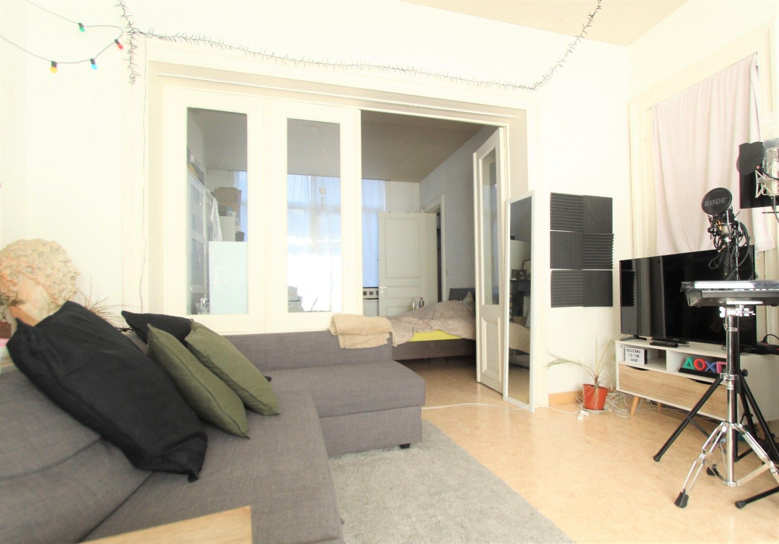 Gezellig appartement nabij Sint-Pietersstation  foto {{pictureIndex}}
