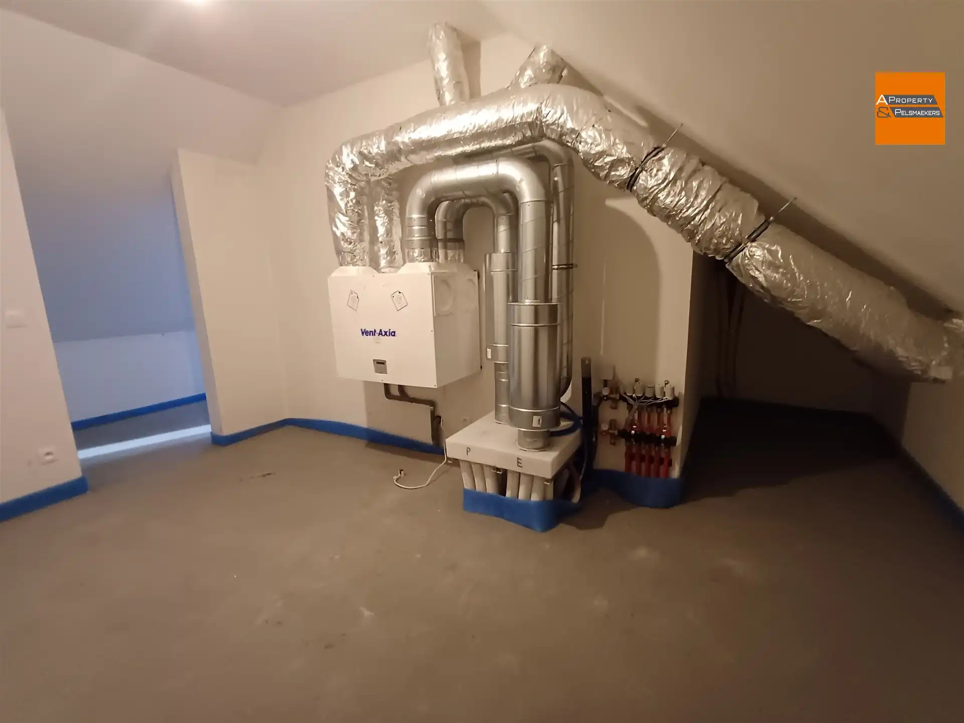 Ruime nieuwbouw villa met 4 slaapkamers foto 23