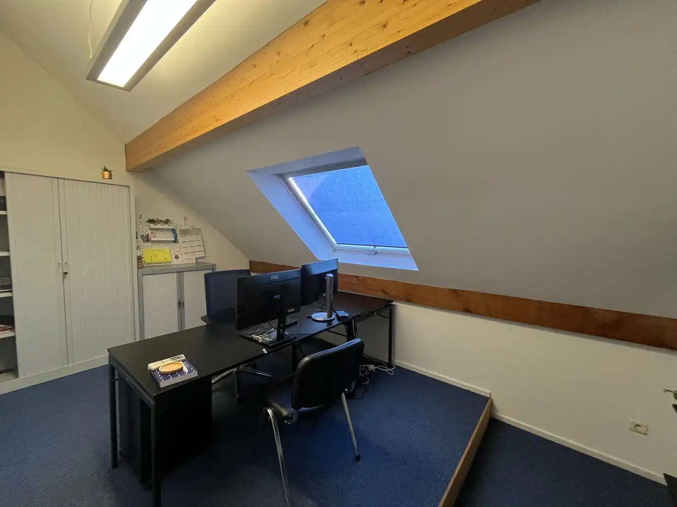 Kantoorgebouw met 54 parkeerplaatsen foto 36