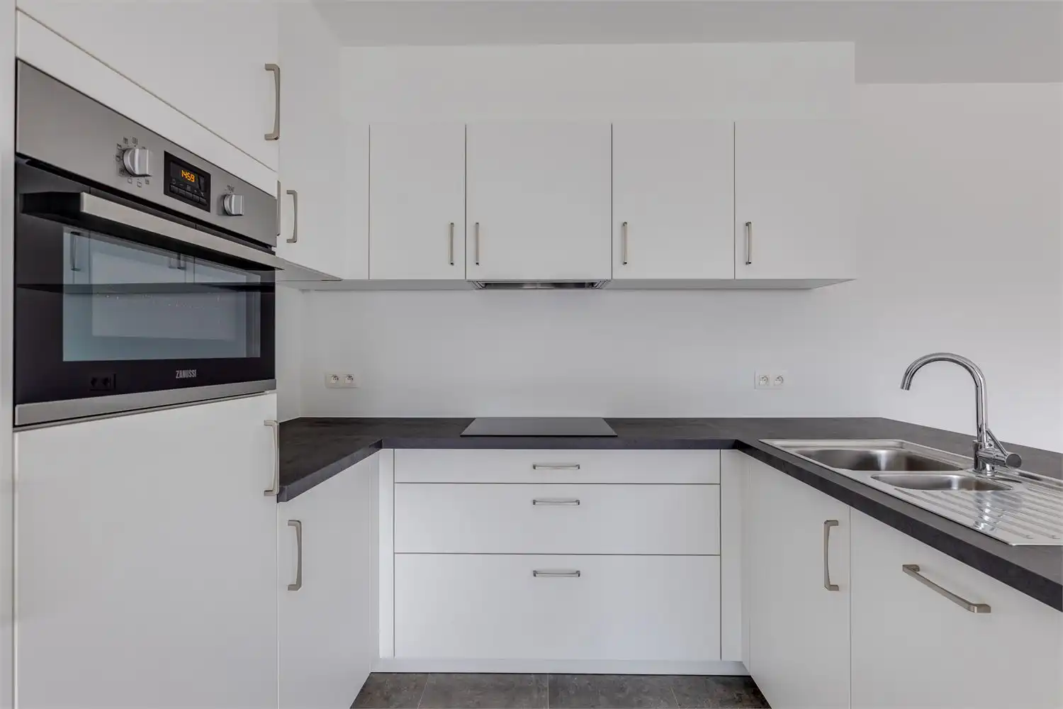 Recent appartement met 2 slpkrs en terras in hartje Putte foto 4