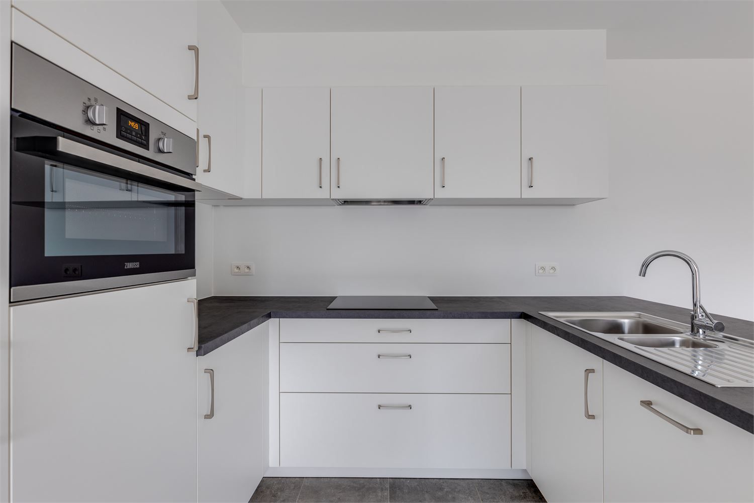 Recent appartement met 2 slpkrs en terras in hartje Putte foto 4