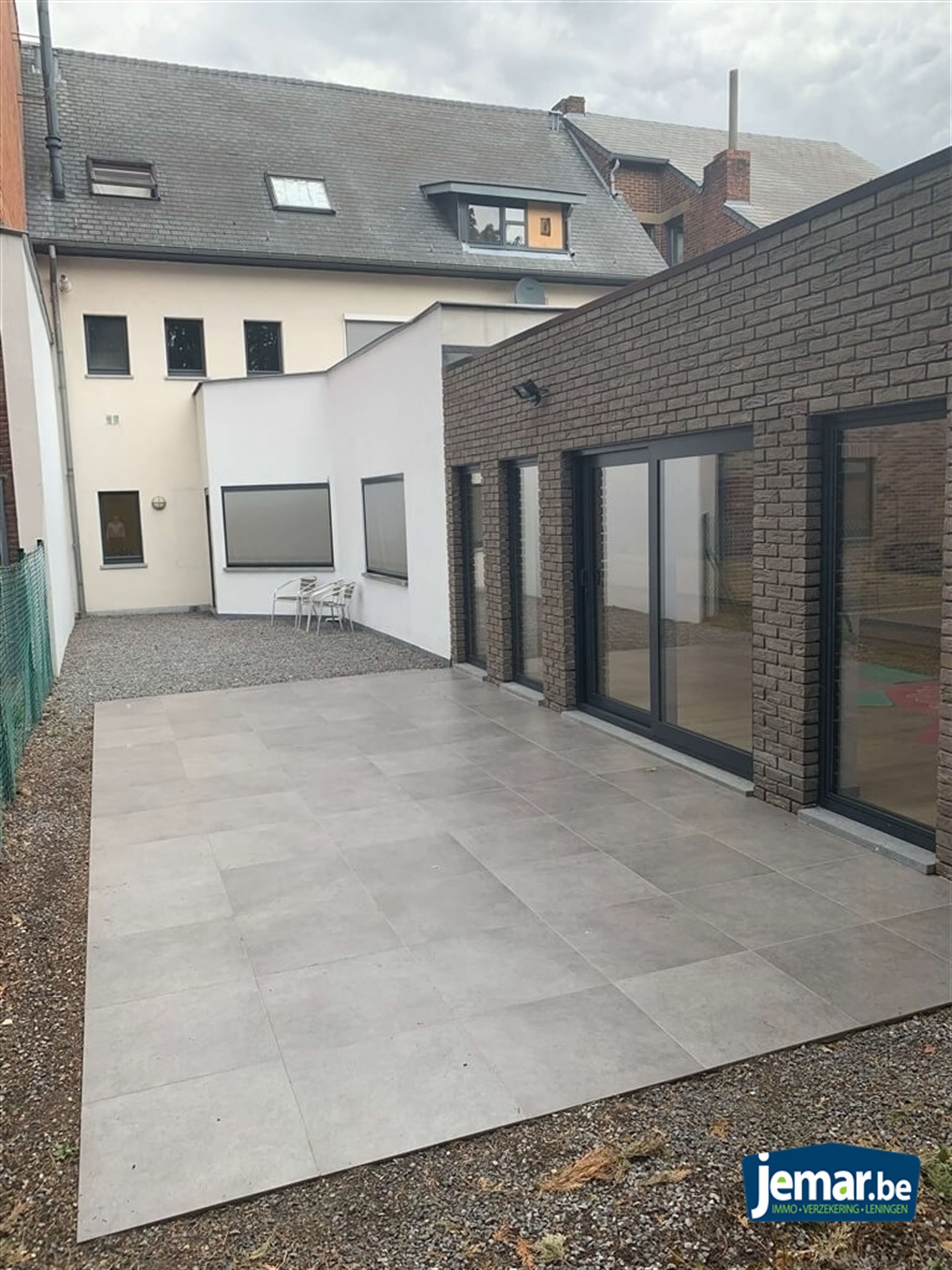 AANDELENOVERDRACHT: Handelspand met appartement foto 34