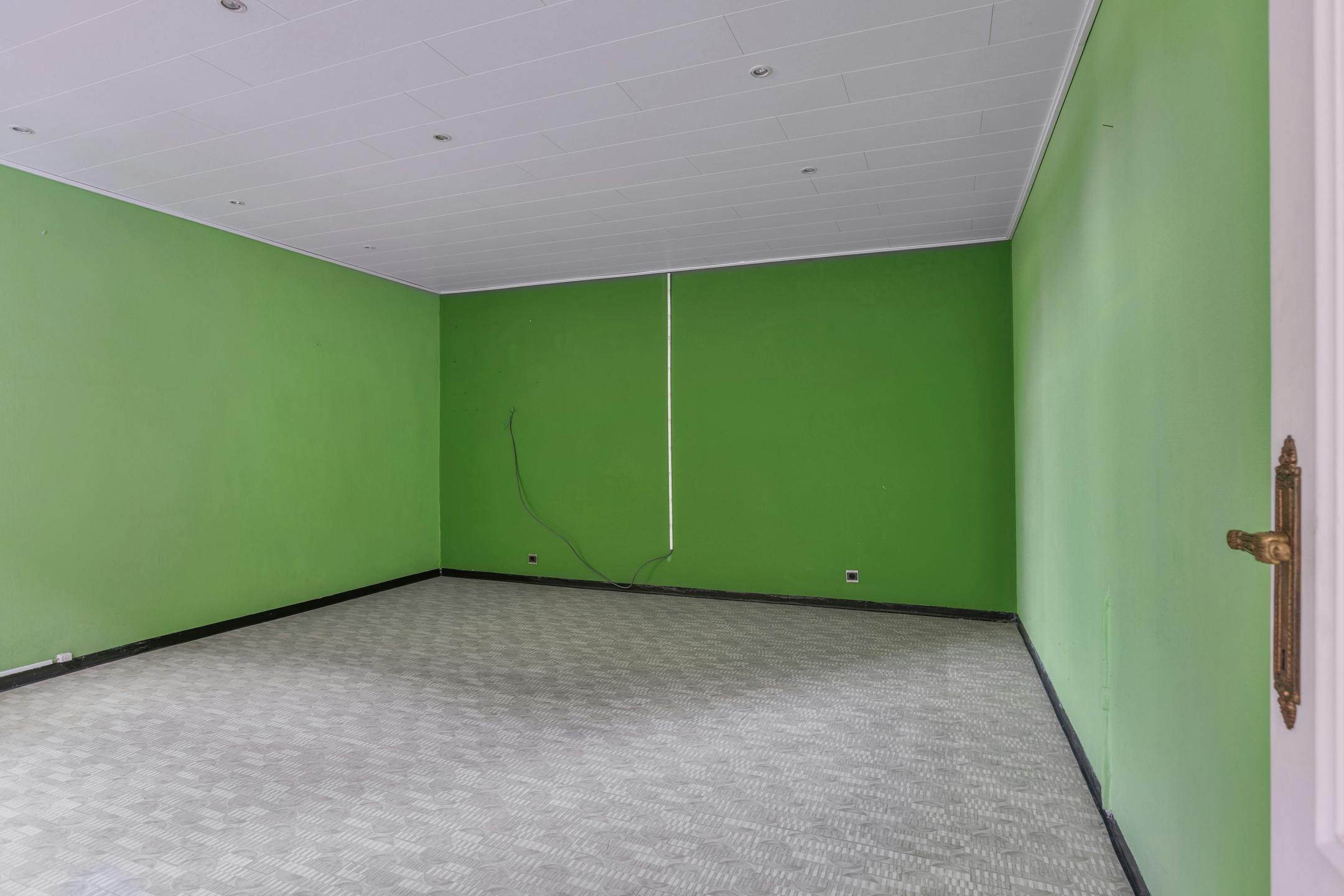 Handelspand met woning in centrum Veurne. foto 27