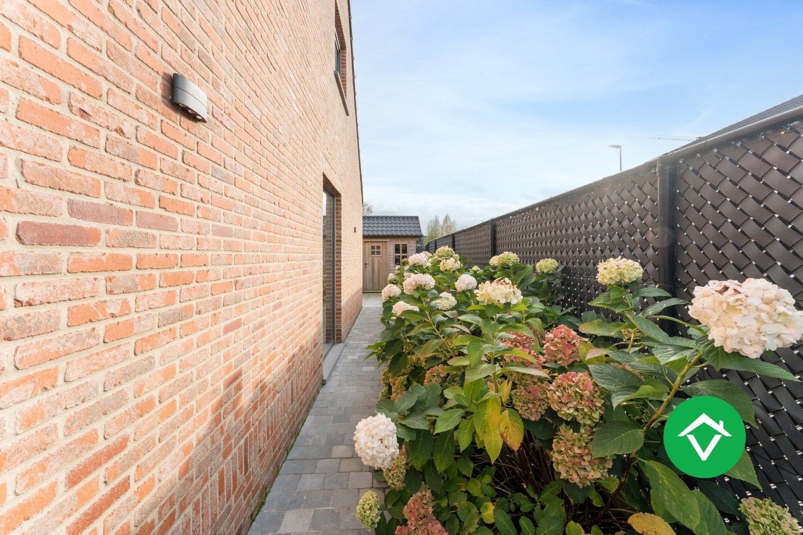 Kwalitatief afgewerkte nieuwbouwwoning met 3 slaapkamers, tuin en garage foto 23