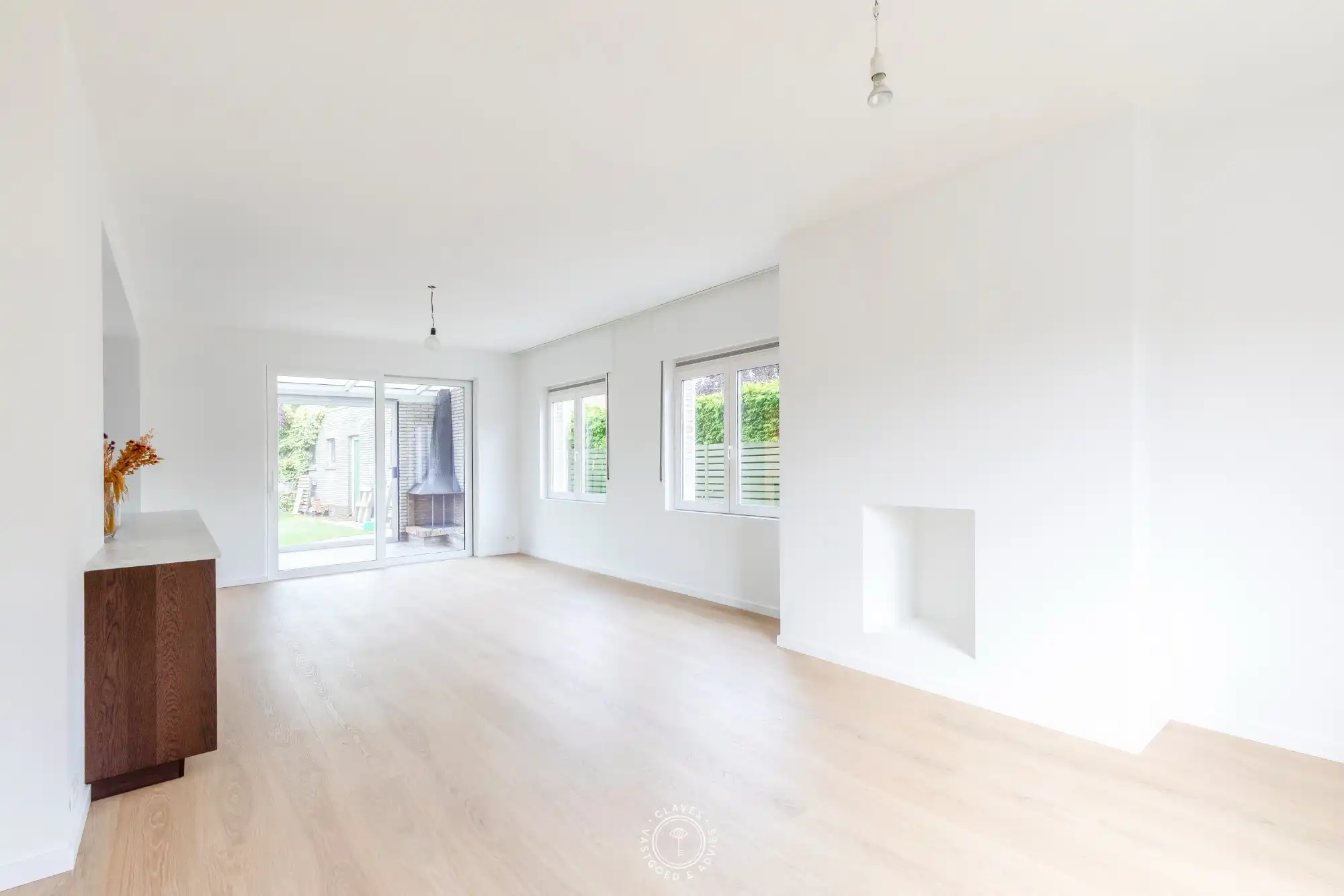 Instapklare gezinswoning met garage en tuin foto 3