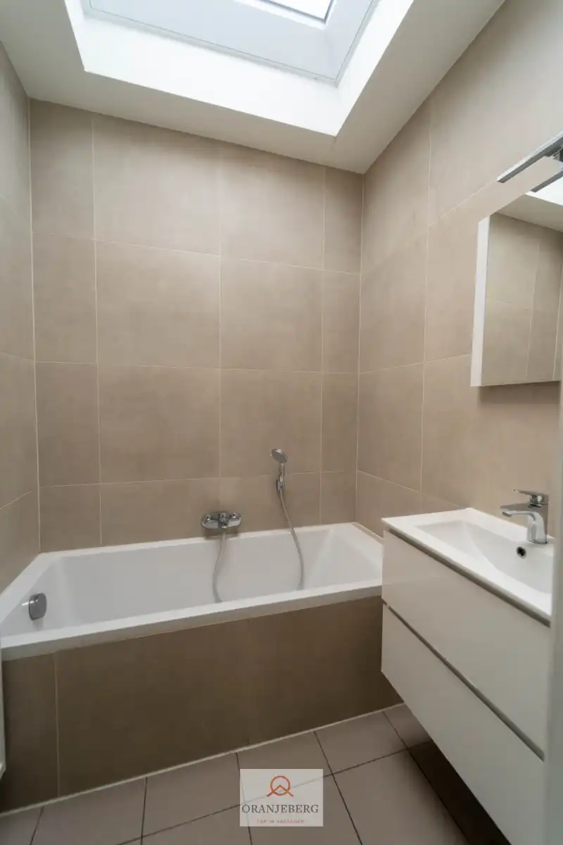 Instapklaar 2 slpk rijhuisje in rustige straat te koop op TOPligging nabij Gent foto 3