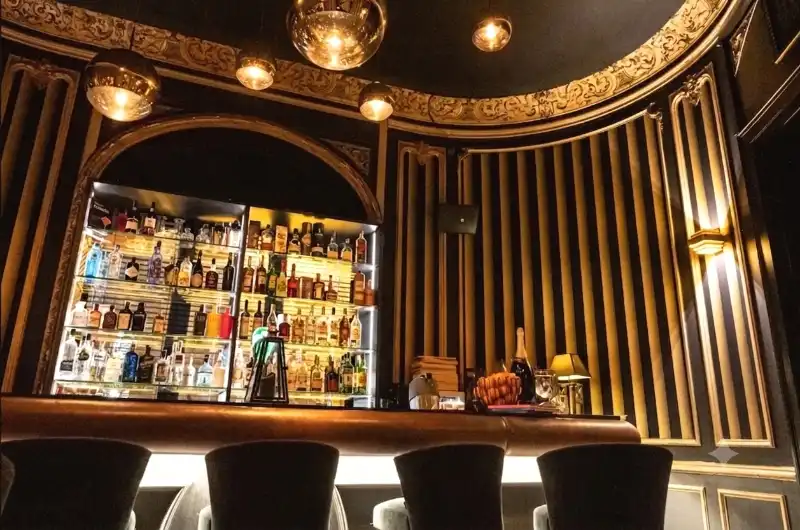 Overname gekend grillrestaurant met afzonderlijke bar en ruim terras in Brugge foto 8