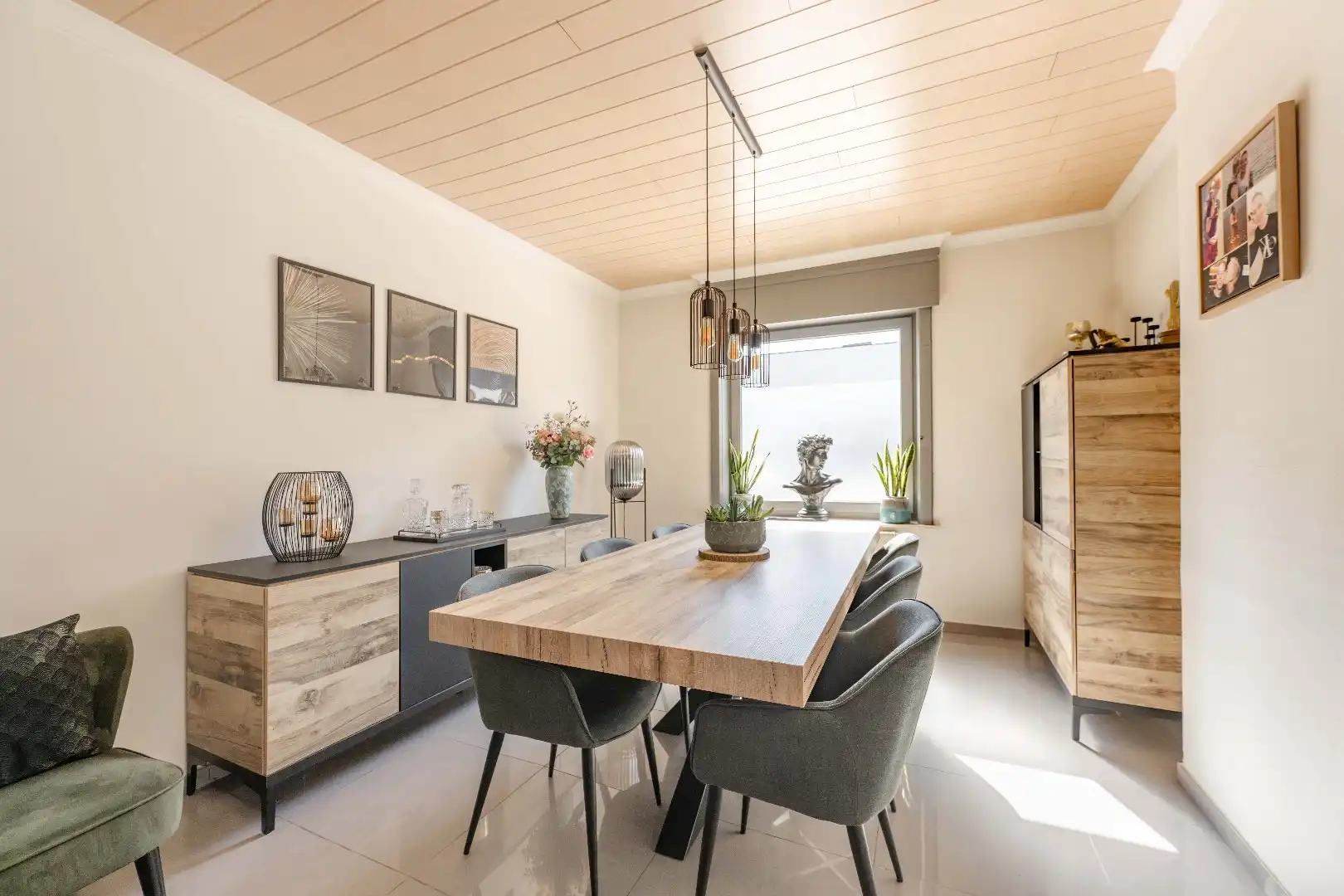 RUIME EN INSTAPKLARE WONING MET 3 SLAAPKAMERS EN CHARMANTE TUIN! foto 4