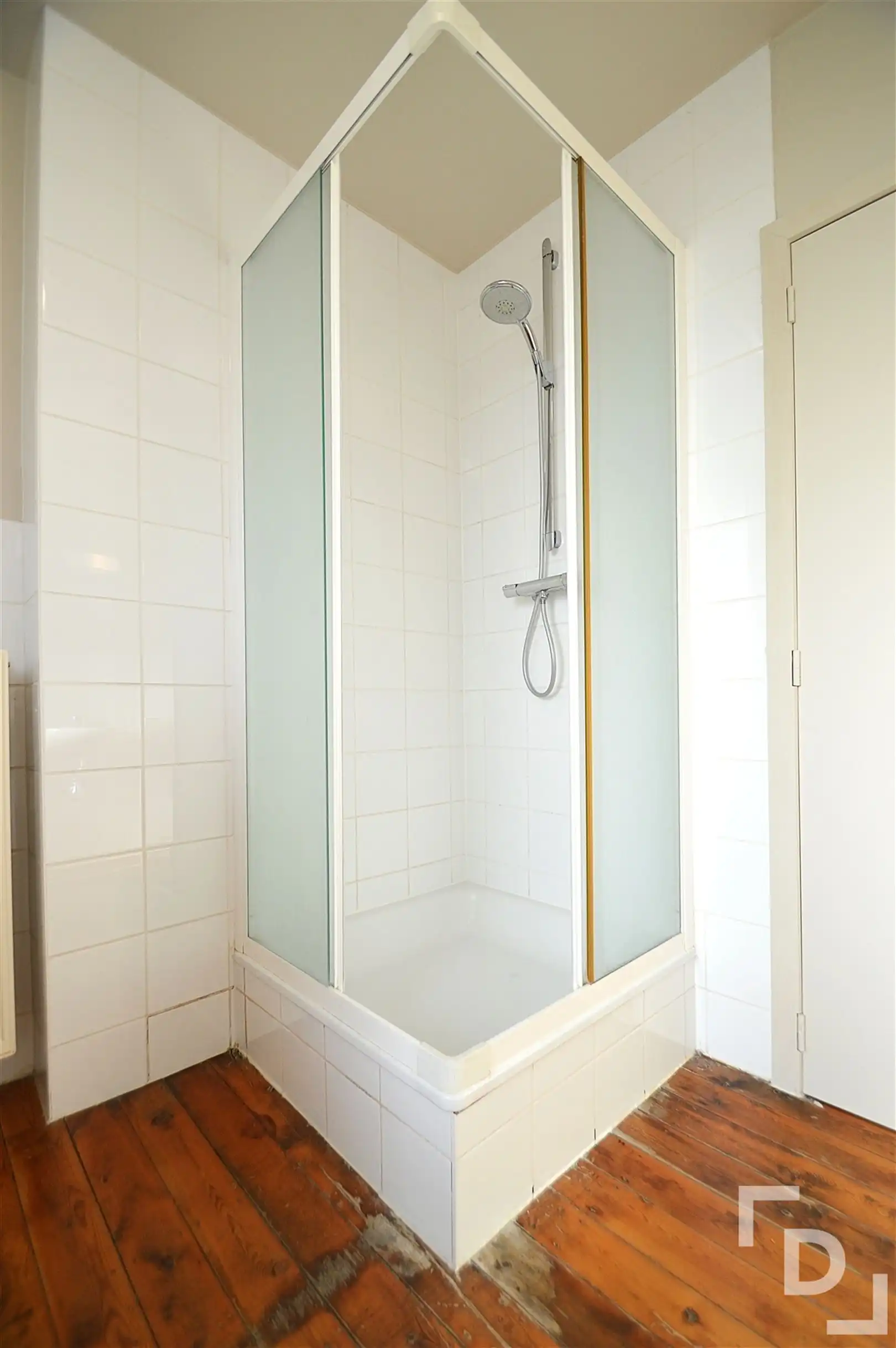 Gerenoveerde en ruime gezinswoning te huur in Zillebeke foto 16