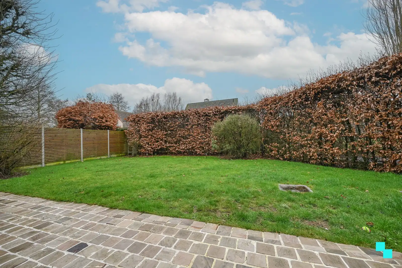 Ruime gezinswoning in doodlopende straat te Izegem foto 17