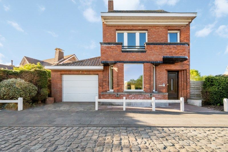 Te renoveren woning met een ruime tuin en zolder – een unieke kans! foto {{pictureIndex}}