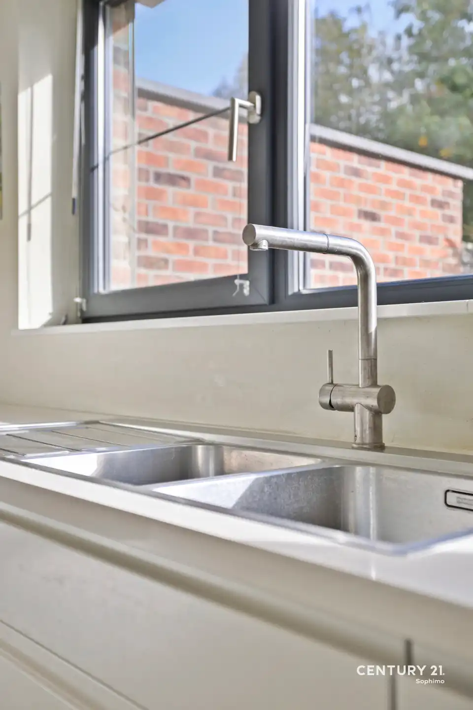 Recente, instapklare woning met 4 slaapkamers foto 8