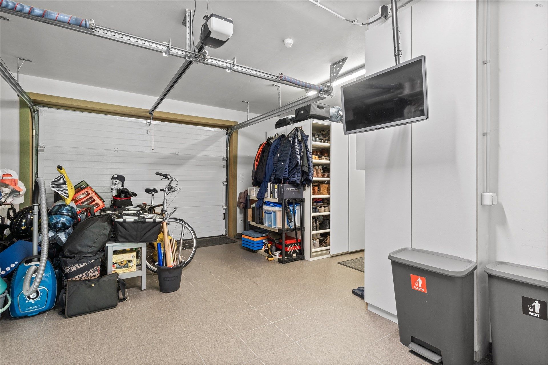 Top afgewerkte woning met 5 slaapkamers en 2 badkamers foto 34