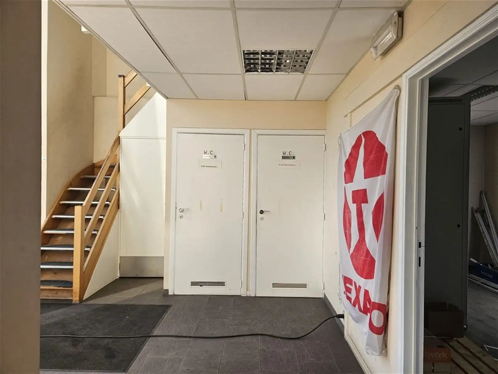 Magazijn met kantoorunit te Drongen foto 9