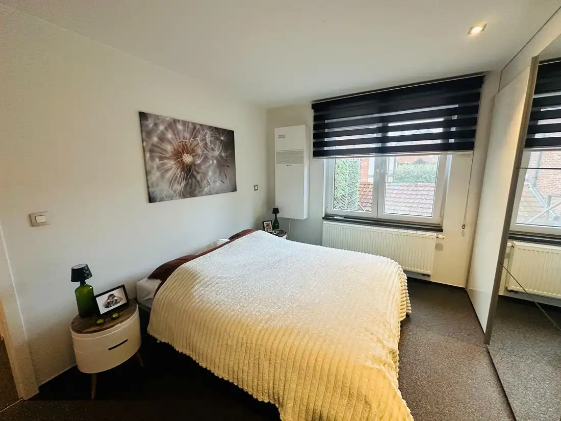 Stijlvol gerenoveerde woning op een strategische locatie foto 17