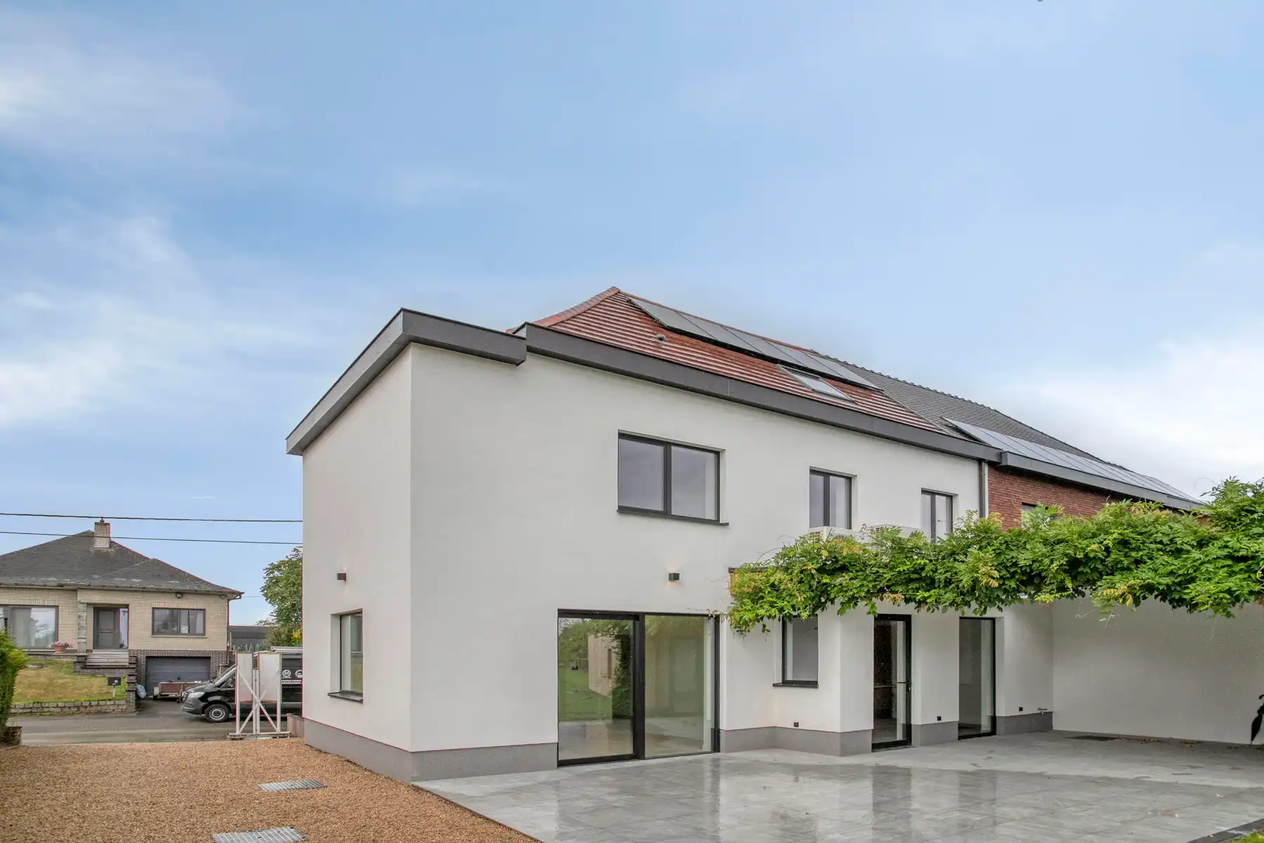Gerenoveerde woning met 5 slaapkamers en bijbouw foto 19