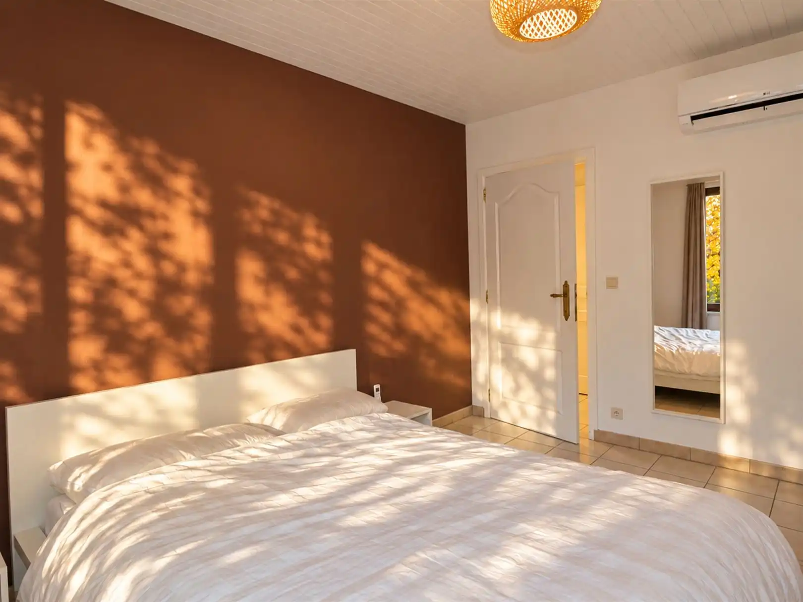 Woning met ruime tuin midden in het groen foto 5
