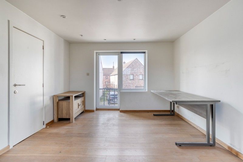 🏡  Instapklare woning TE KOOP met garage (+20.000,00 euro) en zonnige binnenkoer in KLUISBERGEN! foto 8