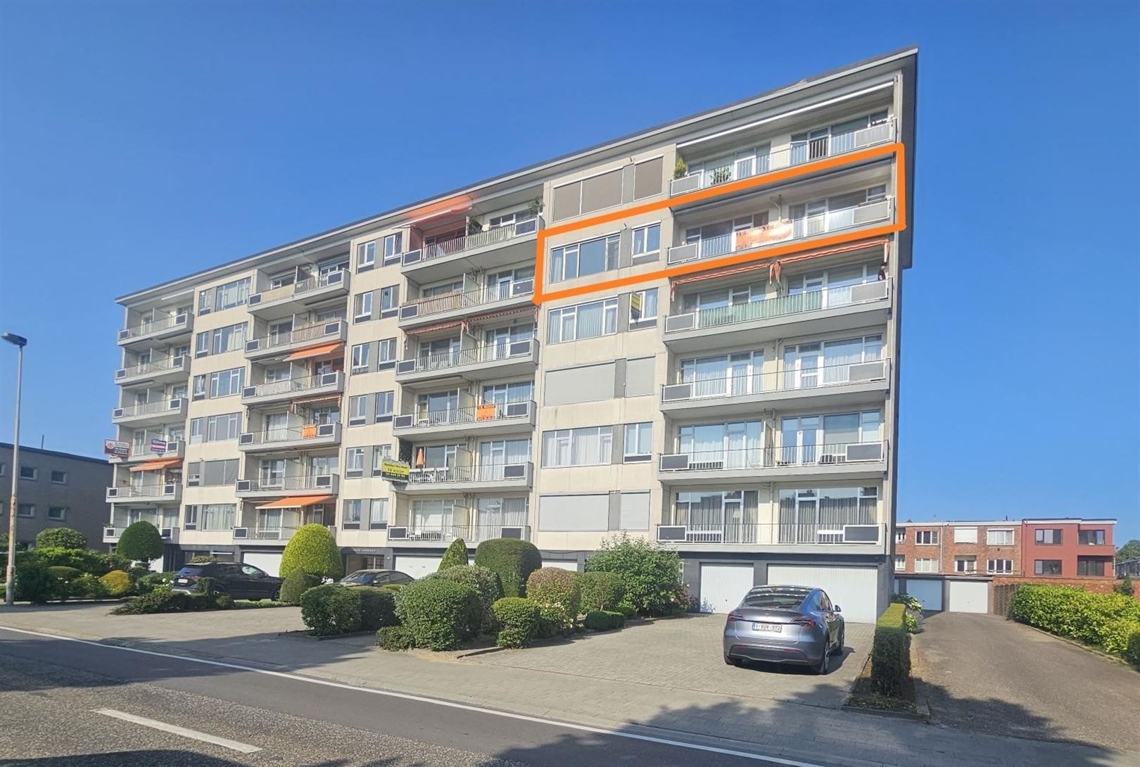 Hoofdfoto van de publicatie: Ruim appartement met 4slpks, terras en garagebox