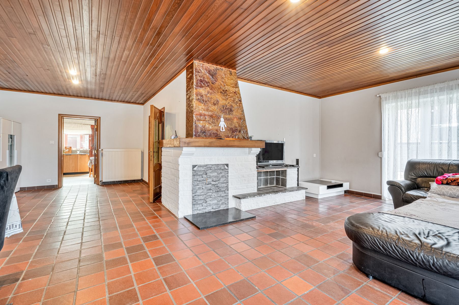 Ruime, instapklare gezinswoning met 4 slaapkamers en garage foto 6