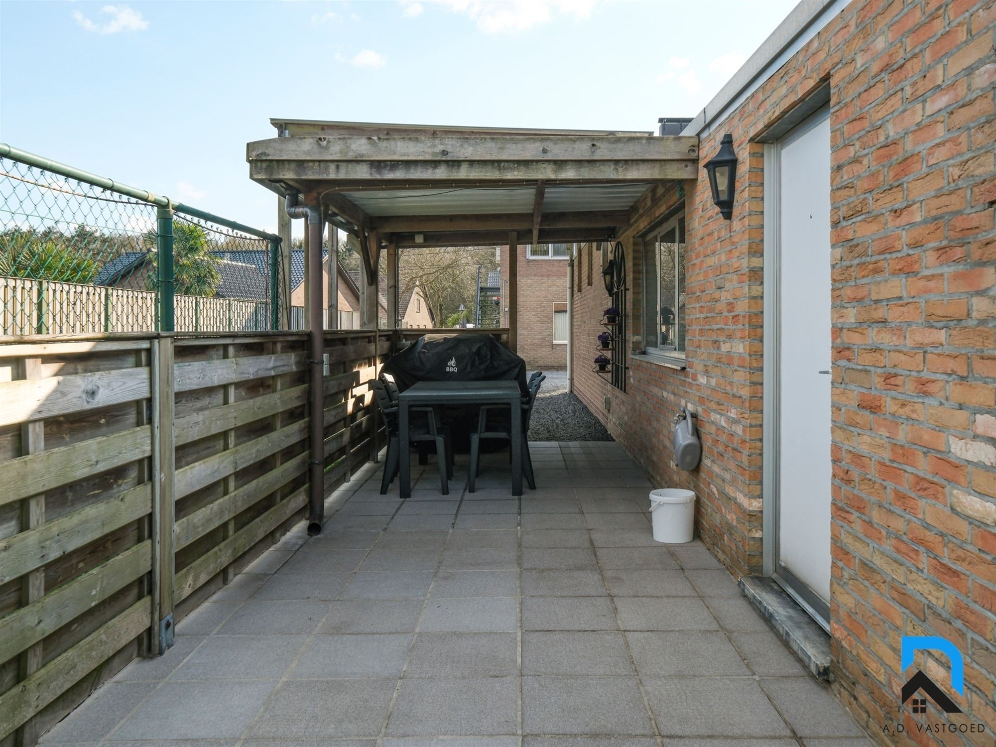 Ruim appartement met 3 slaapkamers en privé tuin foto 24