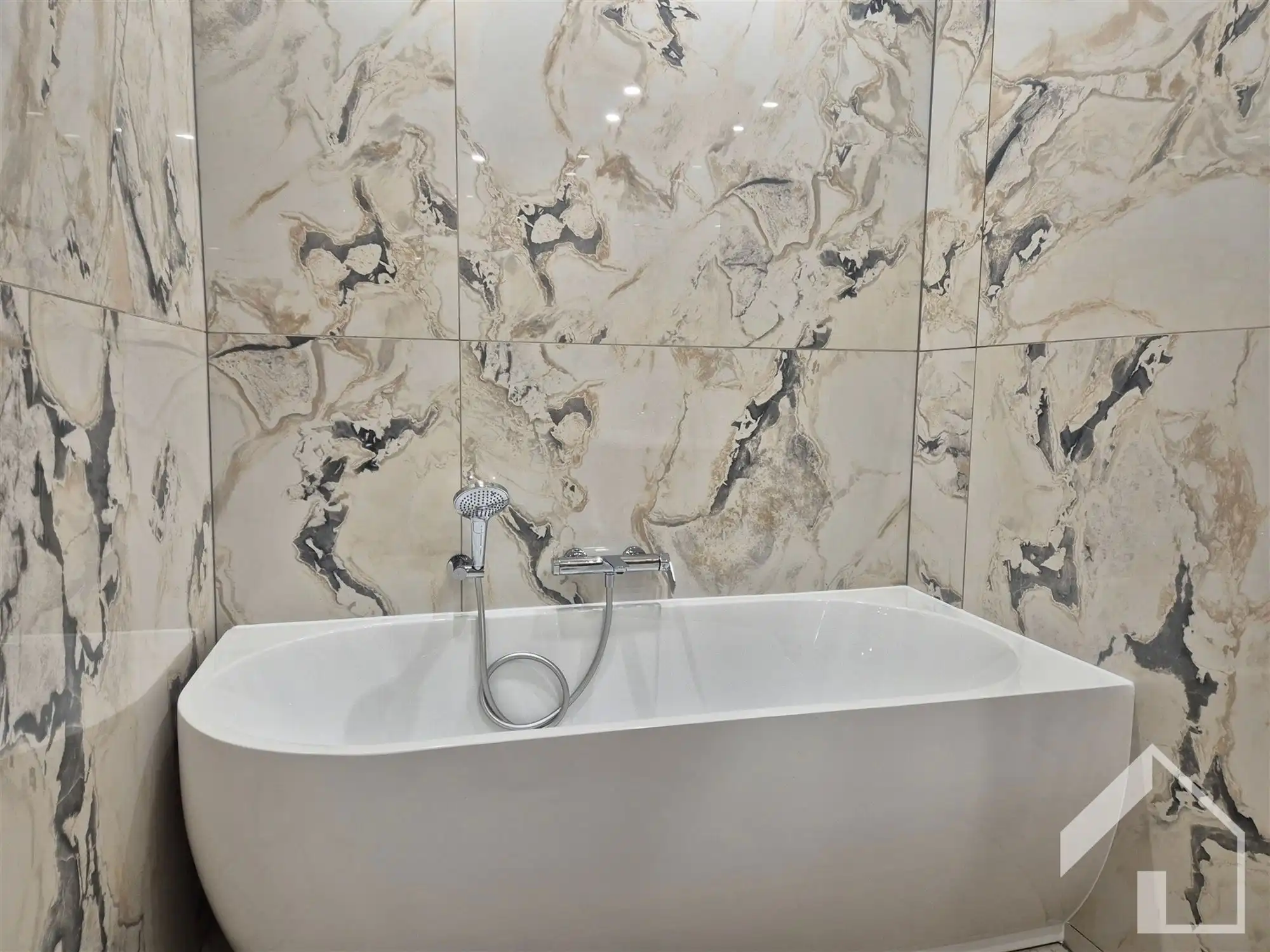 Nieuwbouw appartement op de 3de verdieping met 1 slaapkamer, terras en lift.   foto 12