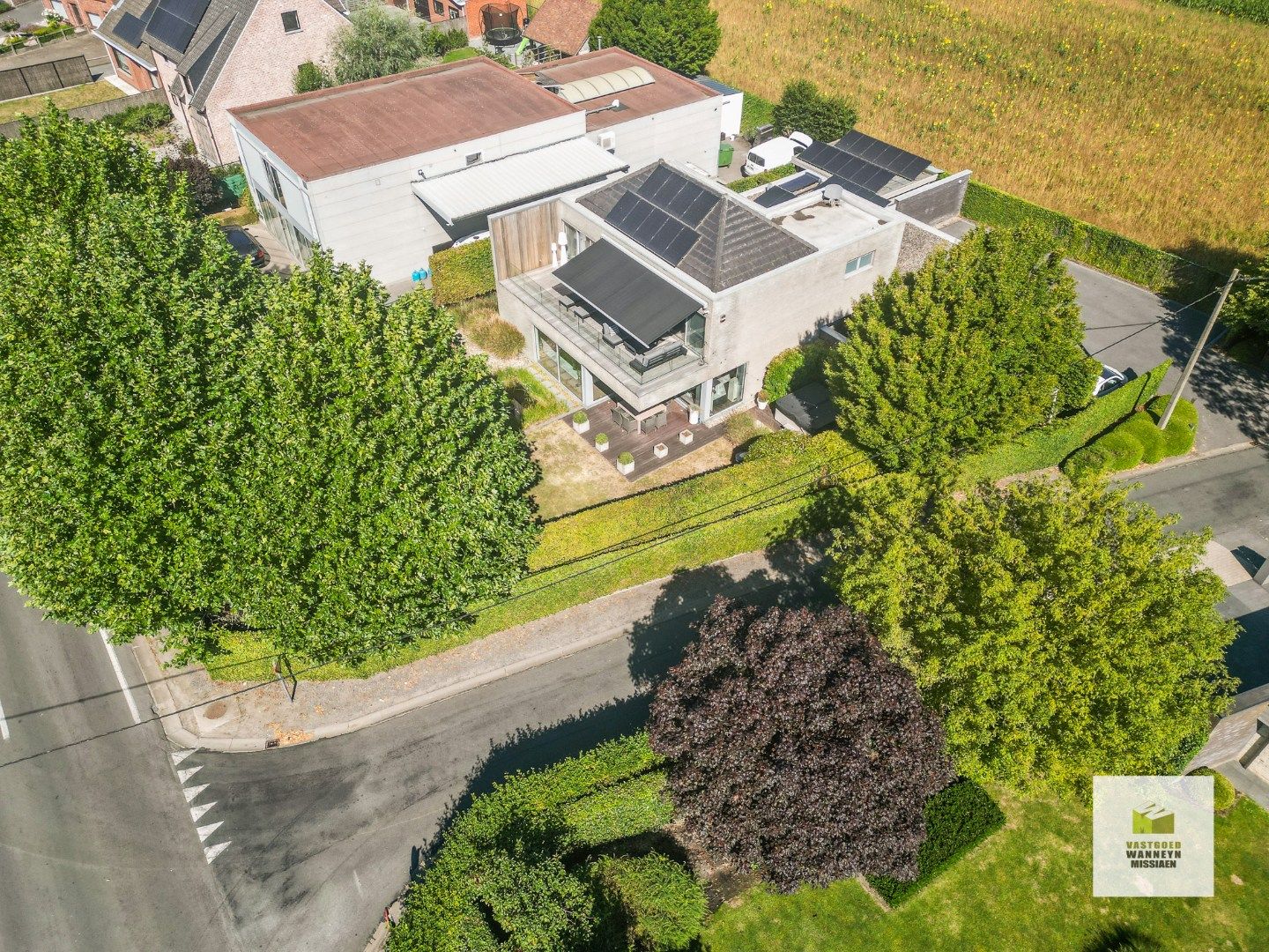 Exclusieve villa met luxueuze afwerking en vergezicht op velden te Zwevezele foto 24