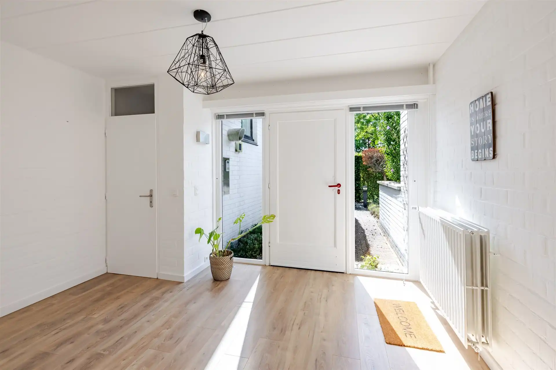 Riante woning met 4 slaapkamers , tuin en praktijk foto 20
