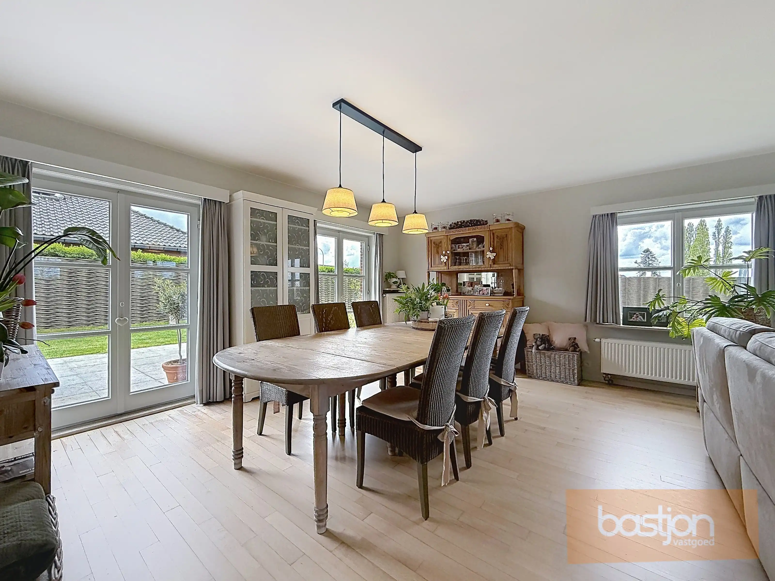 Ruime villa met 2 slaapkamers en tuin foto 3