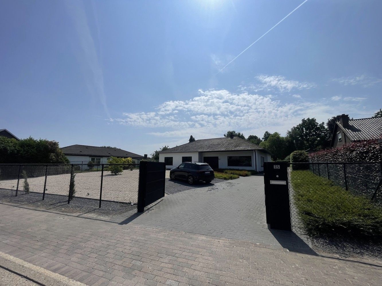 Smaakvol gerenoveerde villa met zwembad en poolhouse foto {{pictureIndex}}