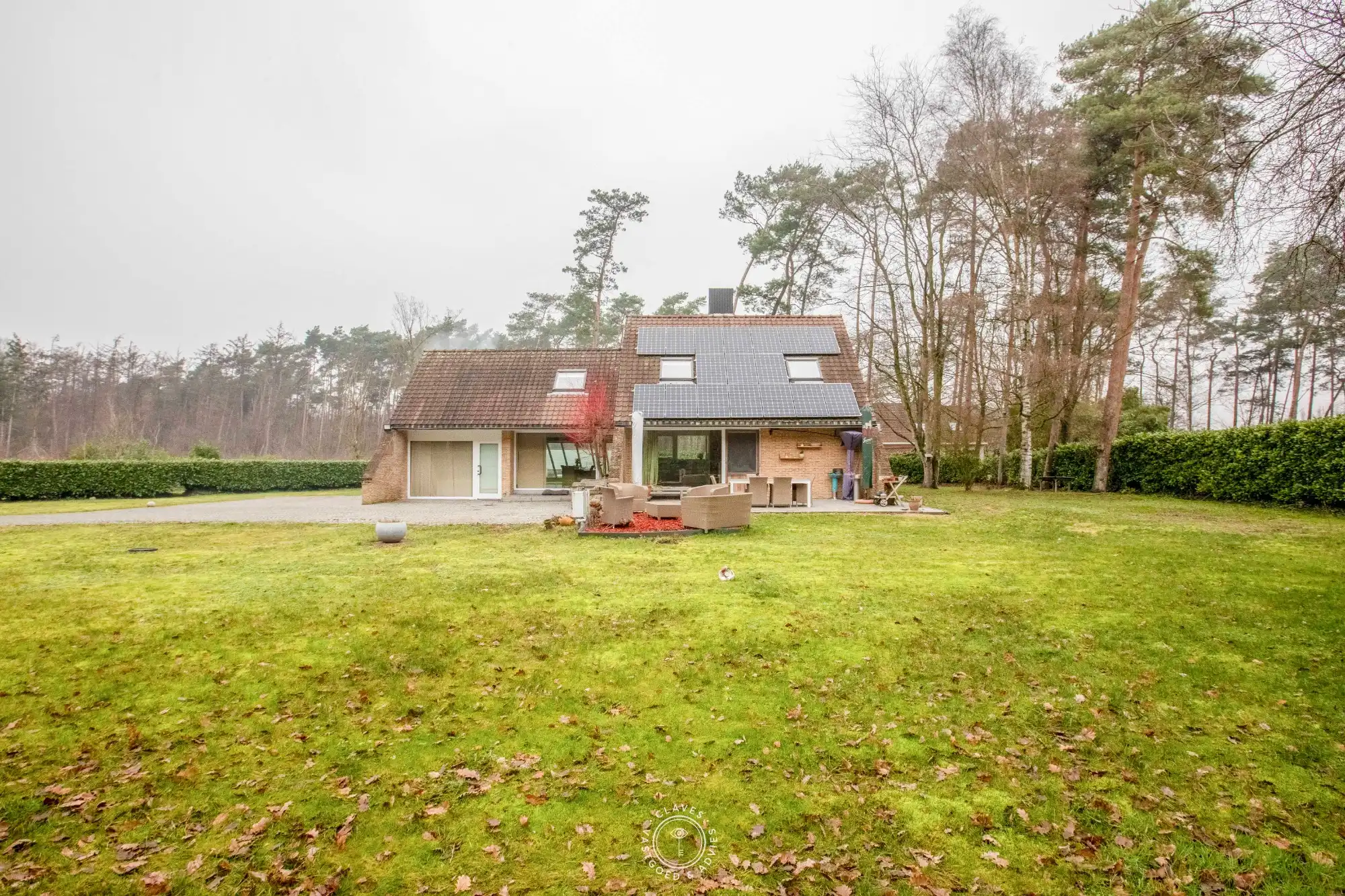 Charmante woning op uitzonderlijk groot perceel foto 15