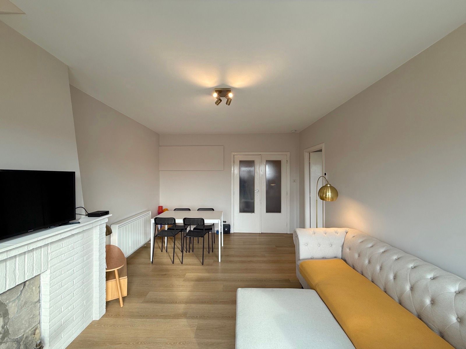 Zongericht en vernieuwd appartement met 2 slpks en terras foto 3