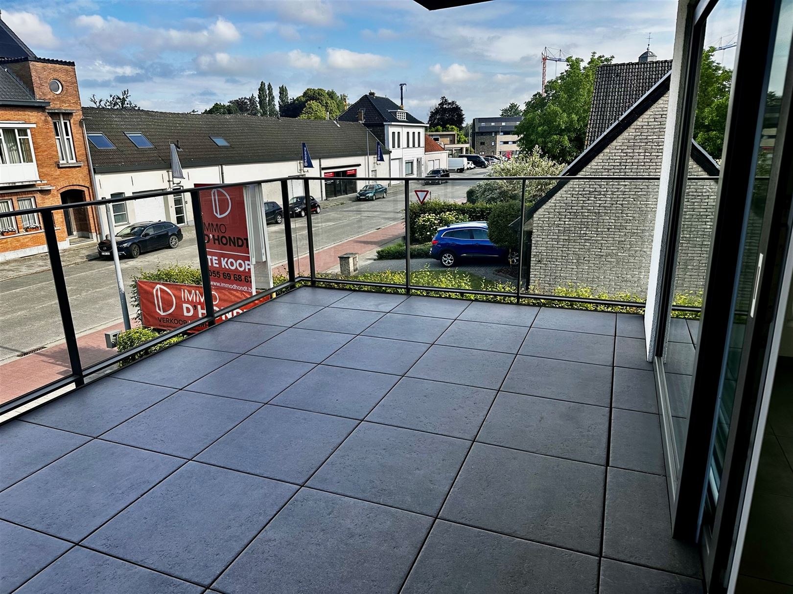 App met 2 slpks en grote garage! foto 9