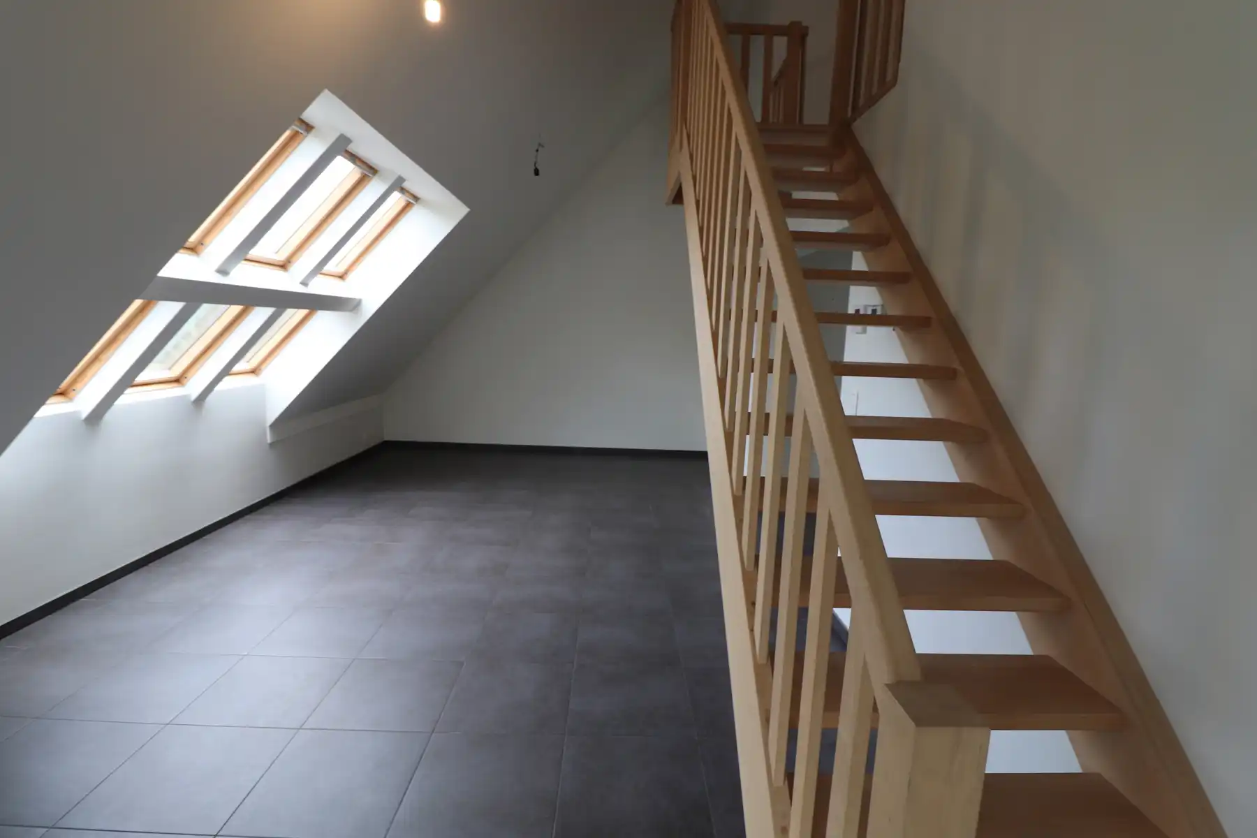 Een recent duplexappartement op de tweede en op de dakverdieping - met terras en garage. foto 3