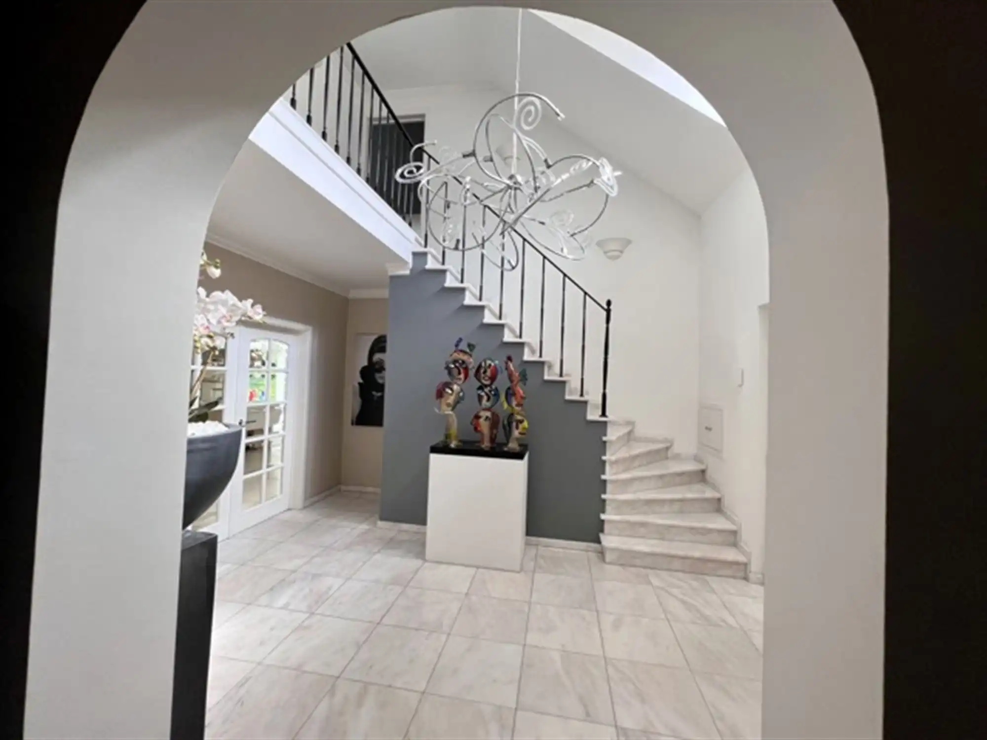 Villa met binnen en buitenzwembad foto 4