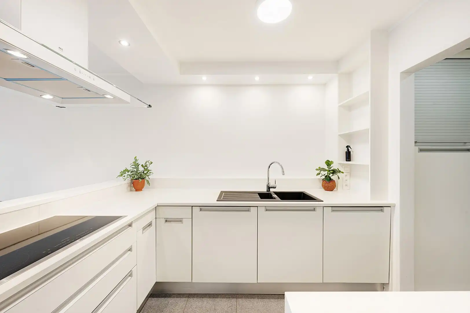 Hedendaags en lichtrijk appartement, centraal gelegen in Knokke. foto 13