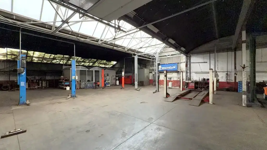 Showroom met magazijn te huur aan het Handelsdok in Gent foto 8